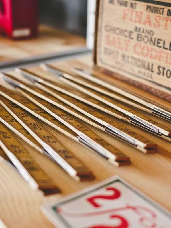 Image Distribution de kits sanitaires aux femmes en milieu rural.